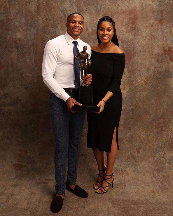 英超战报：巴恩斯双响，迪亚斯破门难救主，纽卡2-1曼城（英超快讯：巴恩斯梅开二度，迪亚斯建功难改败局，纽卡2-1力克曼城）