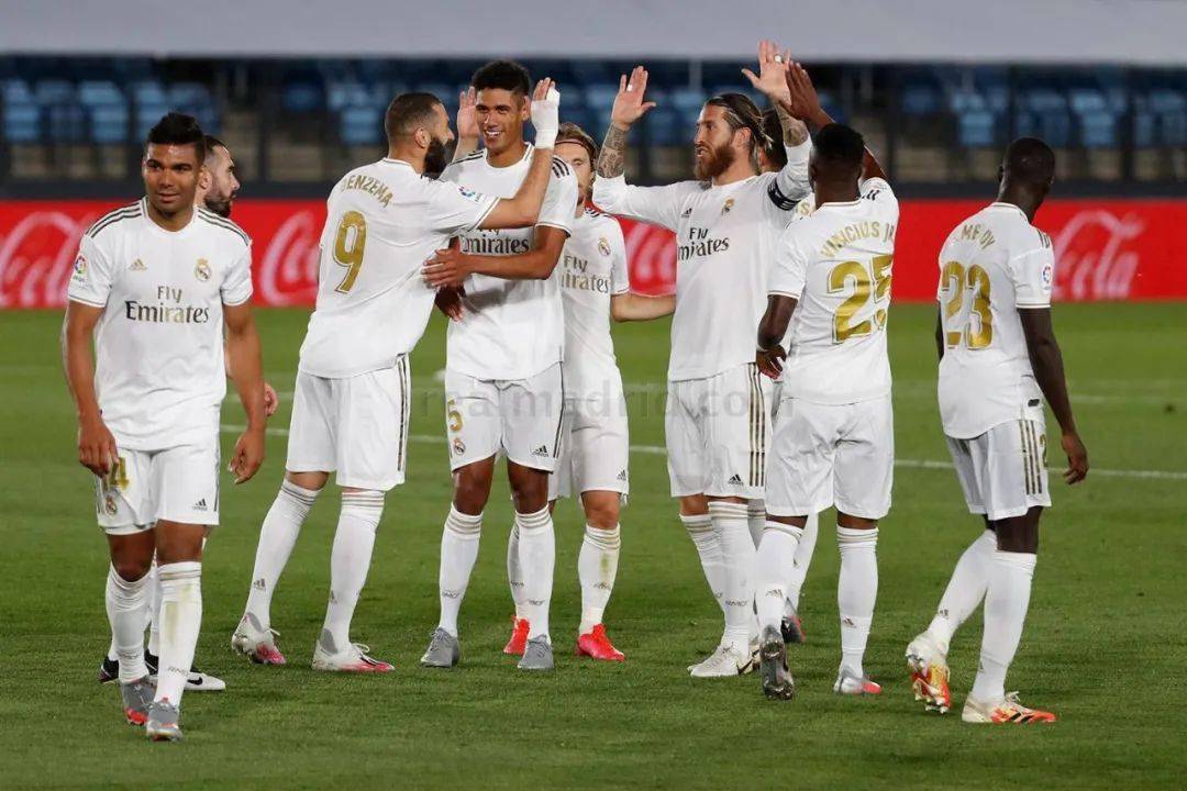 英媒：热刺领跑伊万-托尼的转会，球员愿意降低一半的薪水