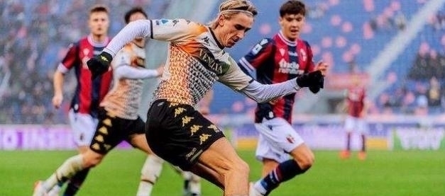 切尔西本赛季英超15轮调整46人次首发，比上赛季同期多了11次（英超前15轮，切尔西已更换46次首发，较上季同期增加11次）