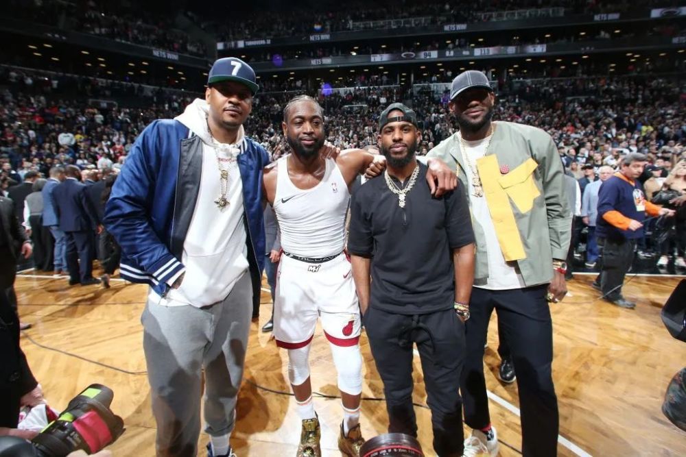 成都战亚冠领头羊，轮到刘殿座首发，蒯纪闻若集训海港难摆脱垫底（成都挑战亚冠领头羊：刘殿座迎首发，蒯纪闻若去集训海港恐难摆脱垫底）