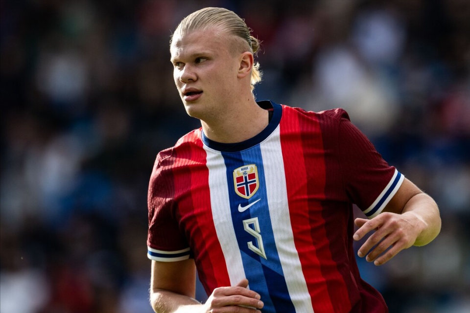 老佛爷祝贺克罗斯获德国骑士十字勋章：曾拥有过你是一种荣幸（老佛爷贺克罗斯荣膺德国骑士十字勋章：拥有你曾是我们的荣幸）