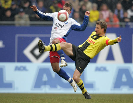 赫罗纳vs皇马裁判录音：姆巴佩第41分钟进球因手球在先被取消（裁判录音曝光赫罗纳战皇马：第41分钟姆巴佩先手球，进球被判无效）