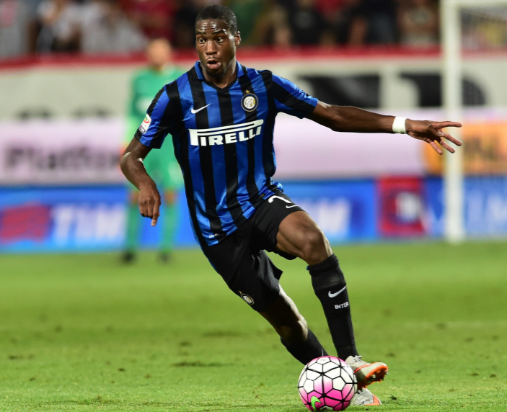 射门时致弗朗西斯重伤，田中碧被换下后立即找到加纳主帅道歉（射门致弗朗西斯重伤，田中碧被换下后当面向加纳主帅致歉）