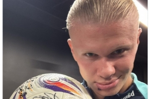 67岁意大利人神了：率罗马坐稳意甲榜首宝座,又率罗马胜欧联领头羊（67岁意大利名帅太猛：率罗马稳坐意甲榜首，又力克欧联领头羊）