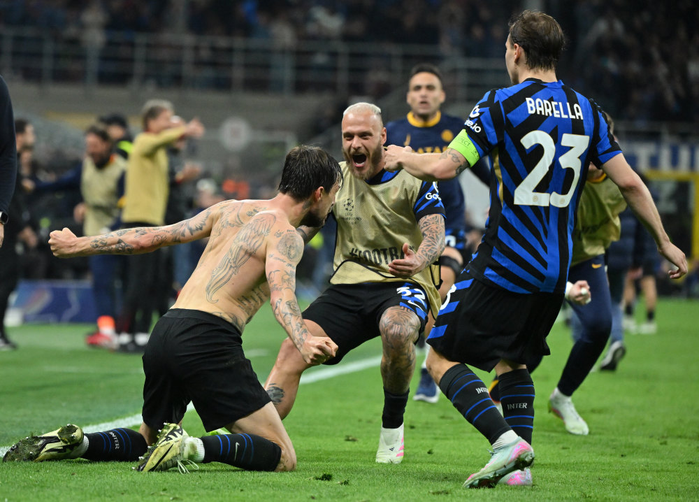 斯洛特：这点球在英超可能不会判；萨拉赫？今晚属于在场球员（斯洛特：这点球英超未必判；谈萨拉赫：今晚主角是出场球员）