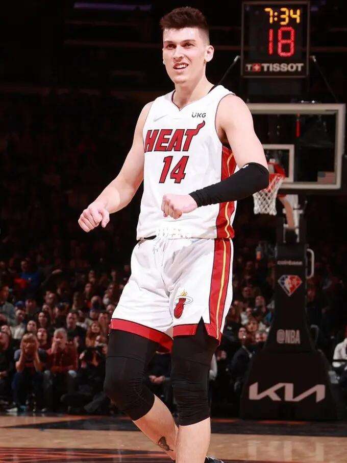 与旧日队友 与旧日队友